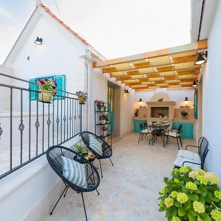 Adriana - Two Bedroom With Swimming Pool * Nerezisca