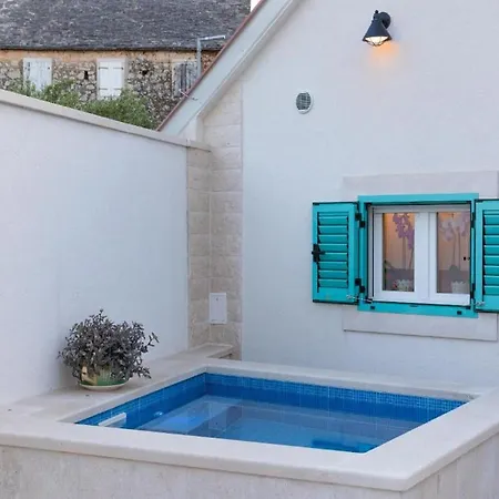 Adriana - Two Bedroom With Swimming Pool